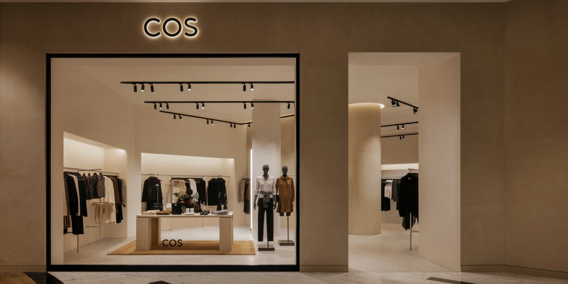 COS, Raffles City