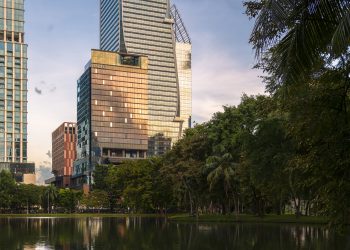 Andaz Bangkok overlooks Lumphini Park